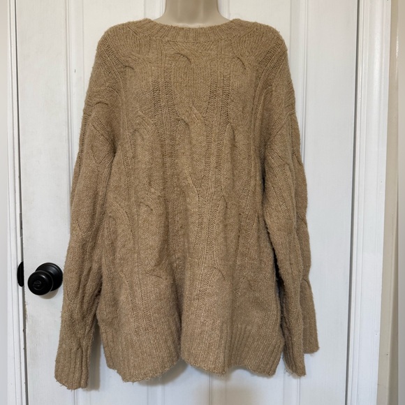 American Eagle Outfitters Sweaters - American Eagle Cable Knit Sweater Beige Tan Oversized Cozy Crewneck M